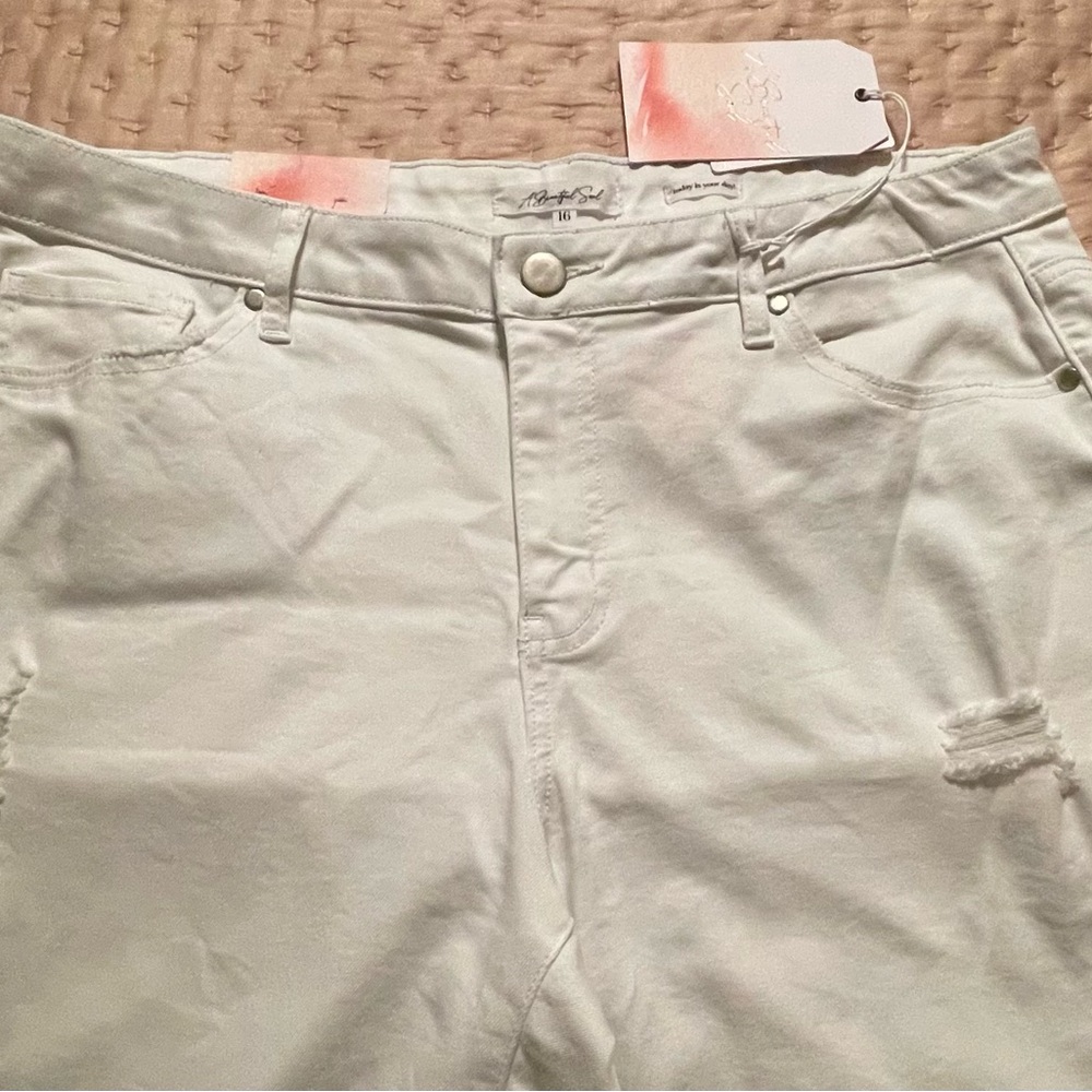 A Beautiful Soul NWT White Distressed Skinny Jean Size 16 - Picture 4 of 8